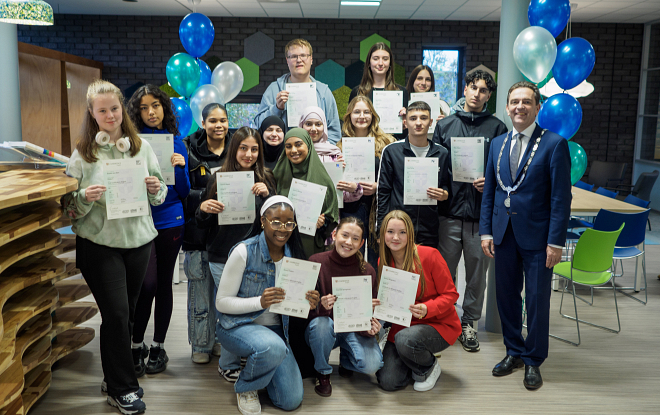 Burgemeester opent studieplein